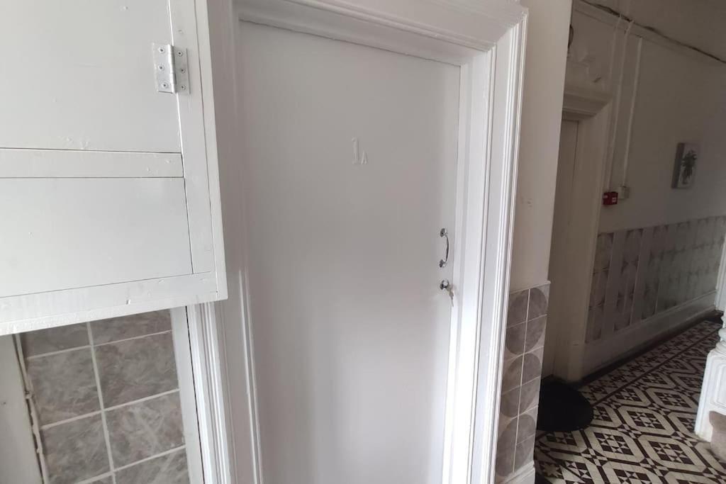 1 Bedroom Studio In A Supurb Area Of Cardiff Luaran gambar